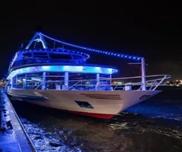 Hamburg: Saturday Night Boat Party